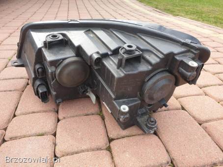 Lampa przednia prawa VW Touran 2012 r