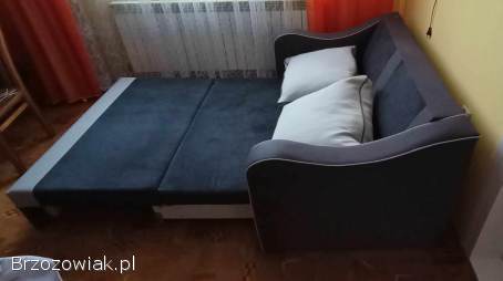 Sofa z funkcją spania i pojemnikiem na pościel