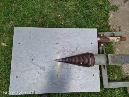 Rębak do drewna WOM -  Świder do ciągnika lub na silnik elektryczny