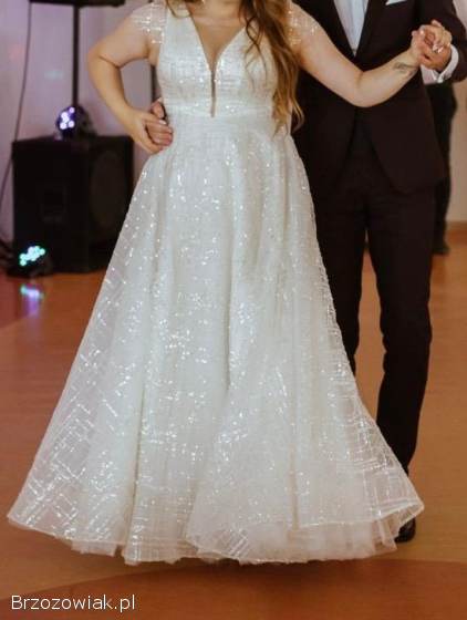 Piękna cekinowa suknia ślubna