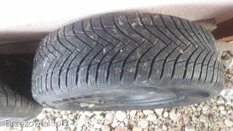 Sprzedam opony z felgami 205/70 r15 5x139.  7