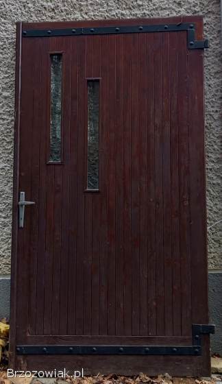 Podwójne drzwi garażowe drewniane