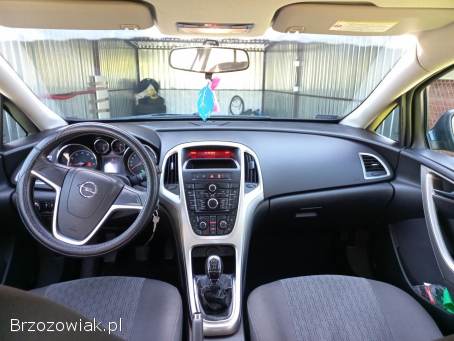 Opel Astra J 2010