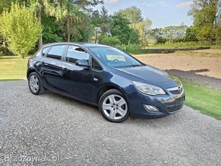 Opel Astra J 1.  4 T Benzyna 2010