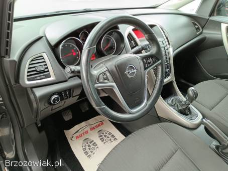 Opel Astra 1.  4 Turbo + LPG 2012