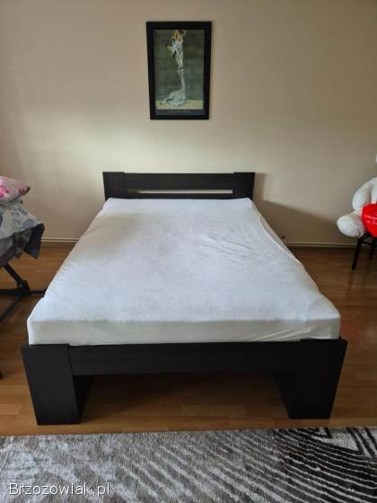 Łóżko z materacem 140cm na 200cm Solidne