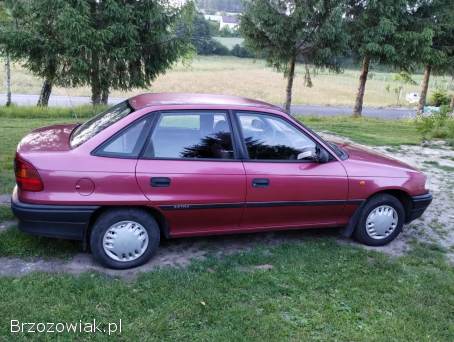 Opel Astra 1.  4 8v+GAZ!   2000