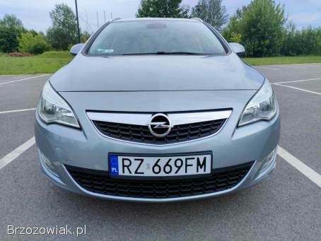 Opel Astra OKAZJA SUPER STA 2011