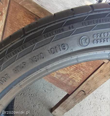 245/35R18 Continental