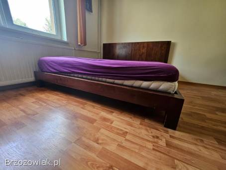 Łóżko z litego drewna indyjskiego