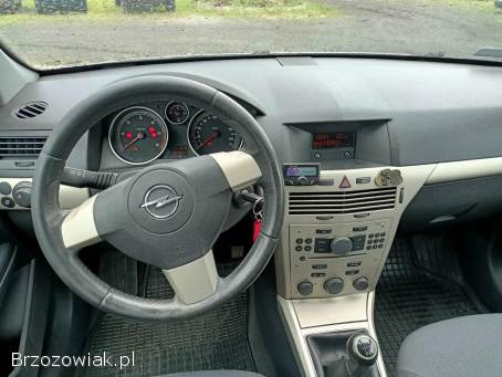 Opel Astra 1.  9CDTI 101km 07 2007