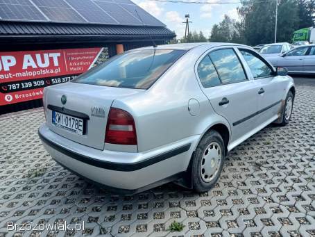 Škoda Octavia 1.  6 99r 1999