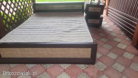 Łóżko 160/200 ze stelażem,  materacem i szafkami nocnymi