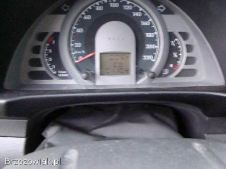 Volkswagen Fox 1.  4 benz.   2006