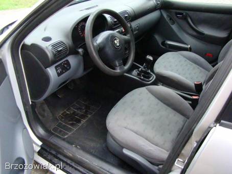 Seat Leon 1.  4 16V benz.   2001