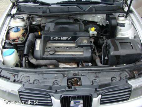 Seat Leon 1.  4 16V benz.   2001