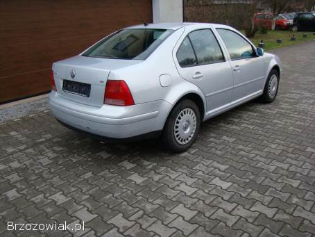 Volkswagen Bora 1.  6 SR benz.   1999