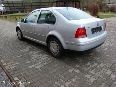 Volkswagen Bora 1.  6 SR benz.   1999