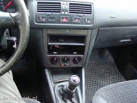 Volkswagen Bora 1.  6 SR benz.   1999