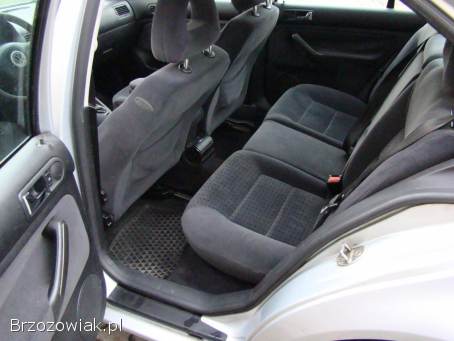 Volkswagen Bora 1.  6 SR benz.   1999