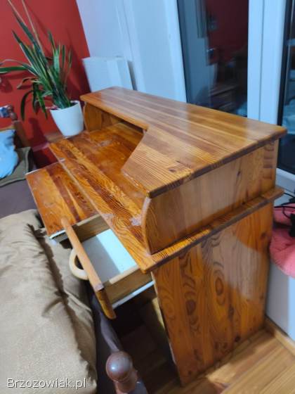 Biurko z drewna