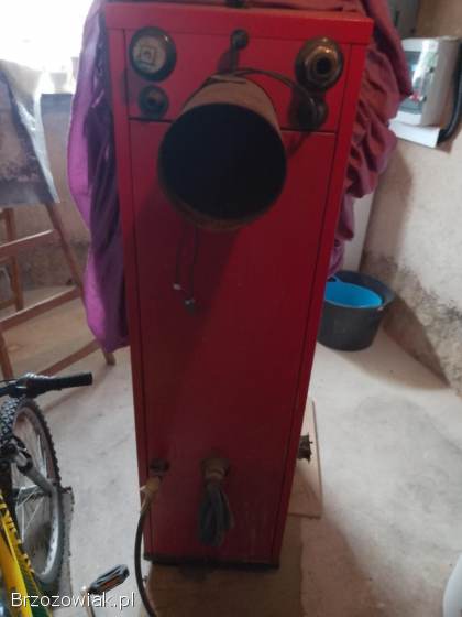 Piec centralnego ogrzewania z podajnikiem