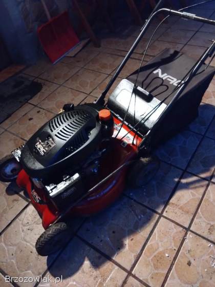 Kosiarka spalinowa z napędem