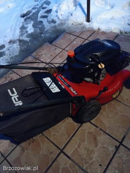 Kosiarka spalinowa z napędem