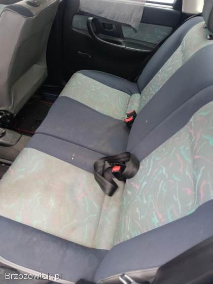 Seat Cordoba 1.  4 benzyna  1998