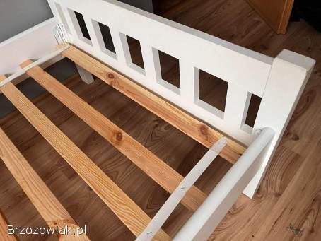 Łóżko jednoosobowe