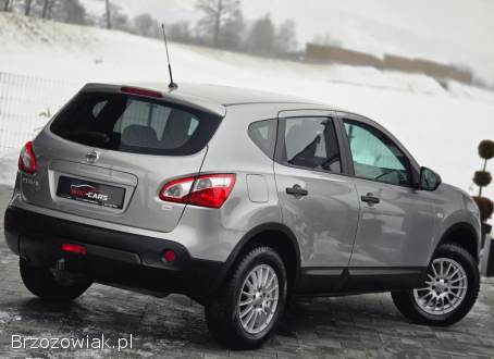 Nissan Qashqai 2.  0 4x4 Visia 2010