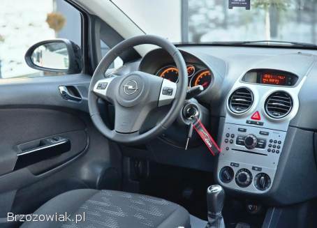 Opel Corsa 1.  4 16V Satelite 2011
