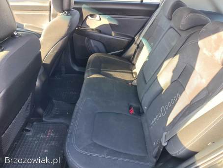 Kia Sportage 1.  7CRDI 115km 12 2012