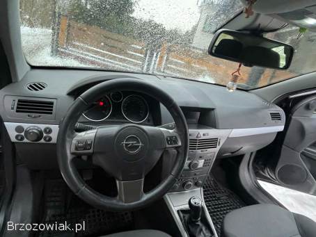 Opel Astra H GTC 2006