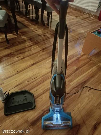 Odkurzacz myje i odkurza