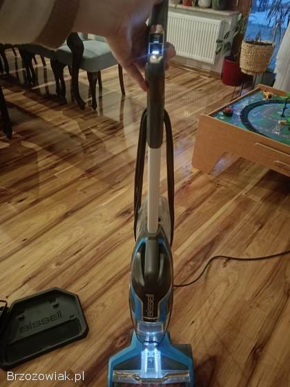 Odkurzacz myje i odkurza