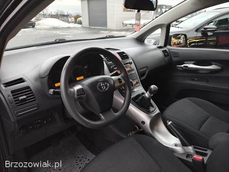 Toyota Auris 1.  4D-4D Zadbana!   2011