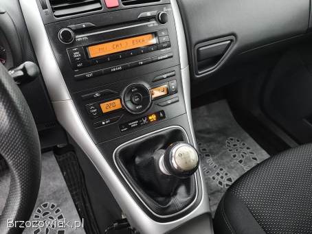 Toyota Auris 1.  4D-4D Zadbana!   2011