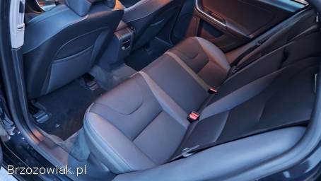 Volvo V60 2.  0D 136KM 5 cyl 2014