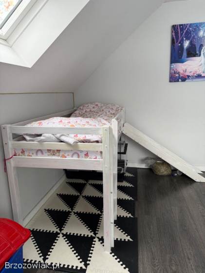 Łóżko ze zjezdzlnia