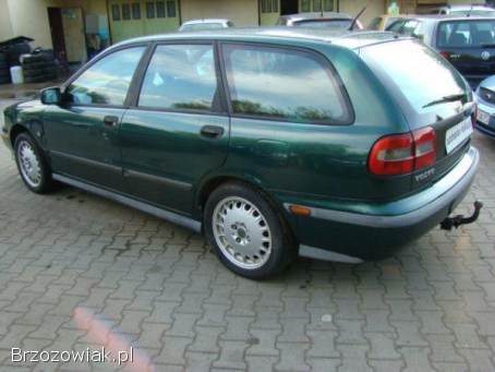 Volvo V40 1.  8 16V benz.   1999