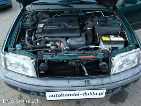 Volvo V40 1.  8 16V benz.   1999