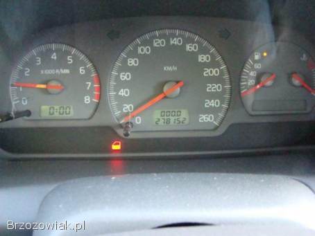 Volvo V40 1.  8 16V benz.   1999
