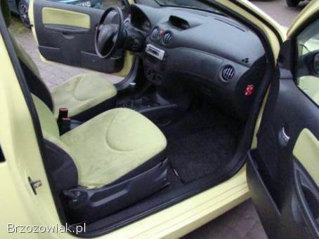 Citroën C2 1,  4i benz.   2004