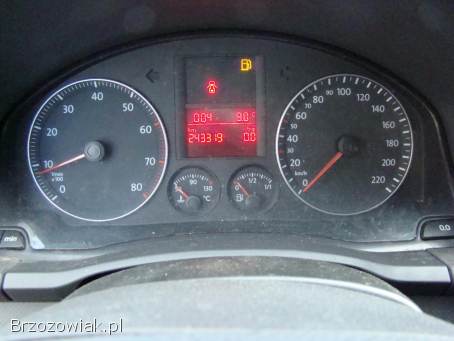 Volkswagen Golf V 1,  4 16V benz.   2005