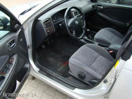 Toyota Avensis 2,  0 16V benzyna 2001