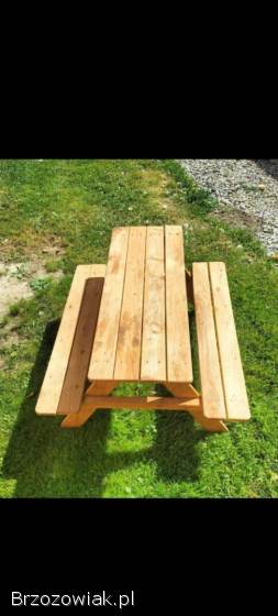 Stolik z ławeczkami