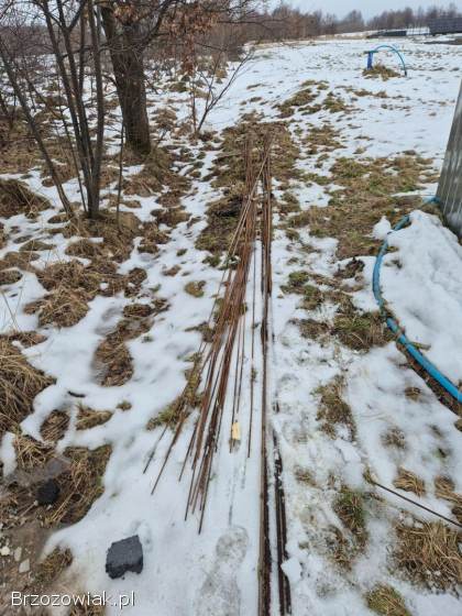 Steple,  stal,  deski szalunkowe