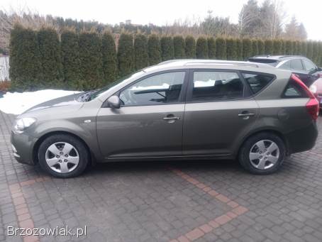 Kia Cee'd 1.  4 109KM 2010