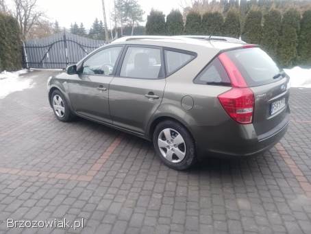 Kia Cee'd 1.  4 109KM 2010